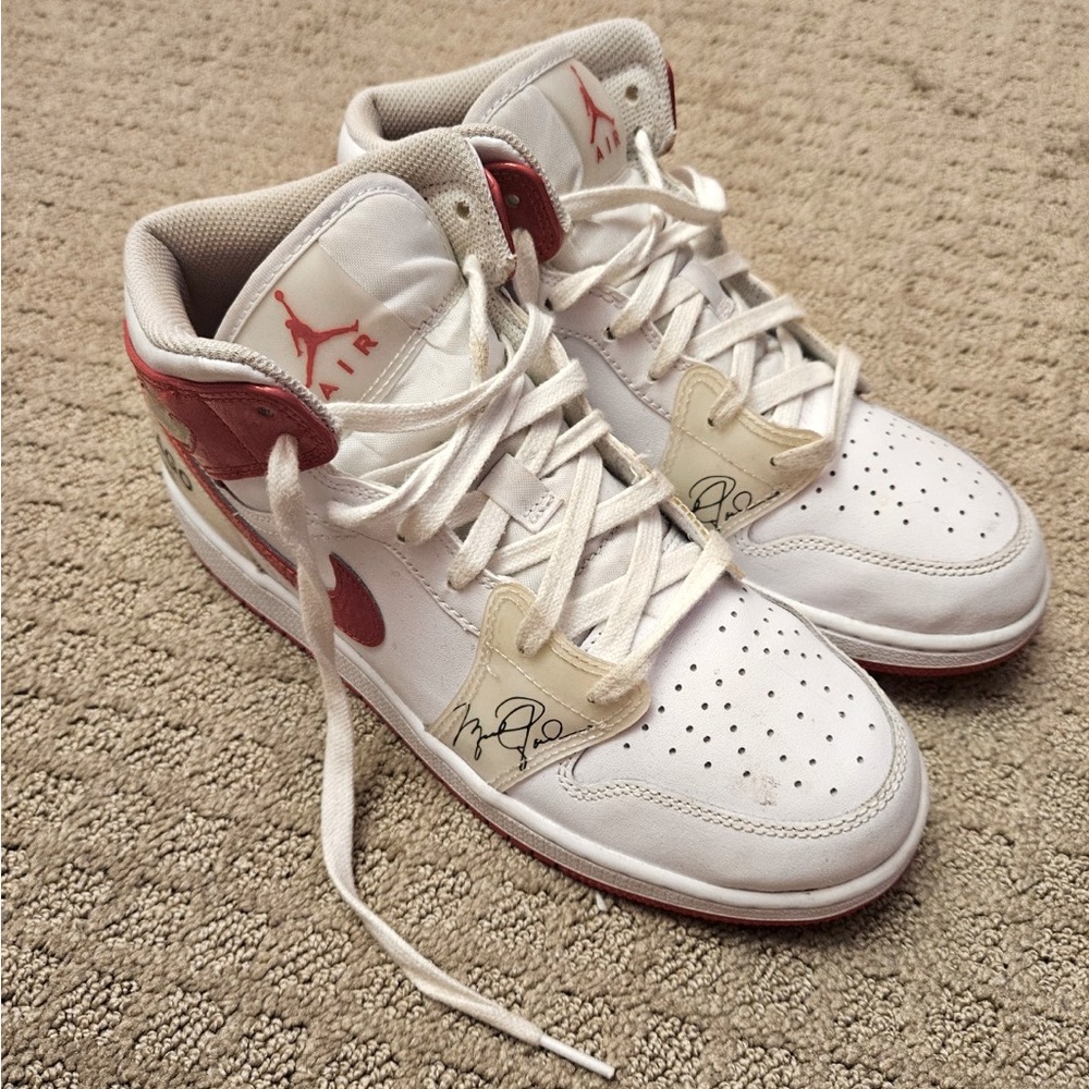 Air Jordan 1 Mid GS 'Rookie Season'.  Red/ white 
Men’s size 7